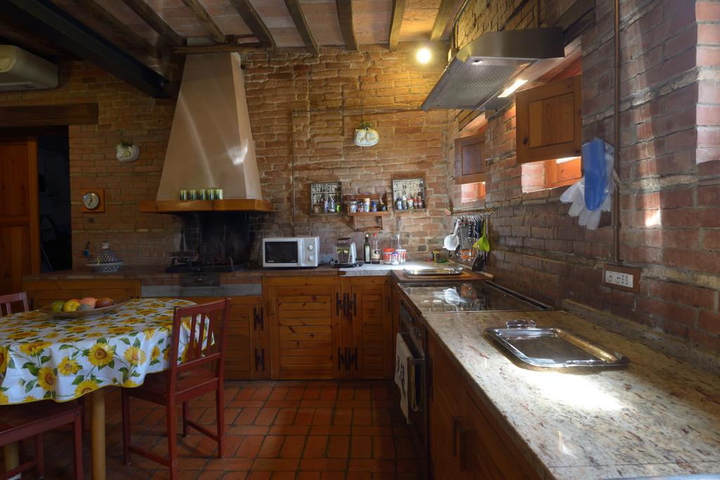 Agriturismo Borgo Del Papa Badia  Exteriör bild